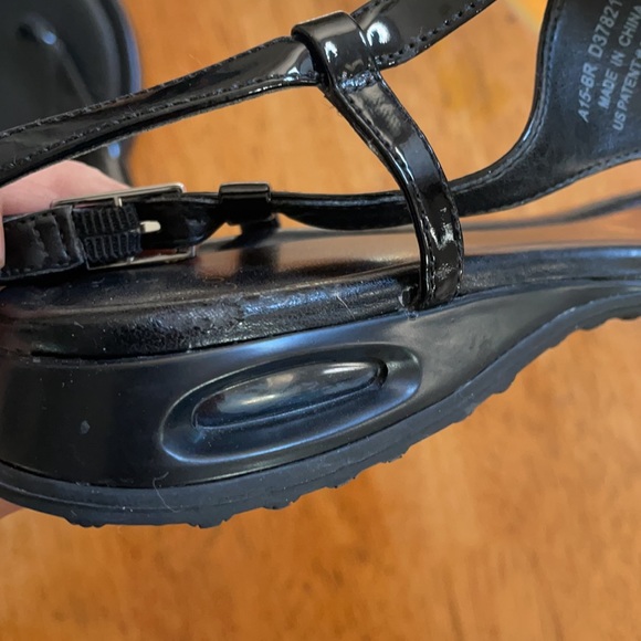 Colehaan size 5 1/2 black patent sandals - Picture 5 of 6